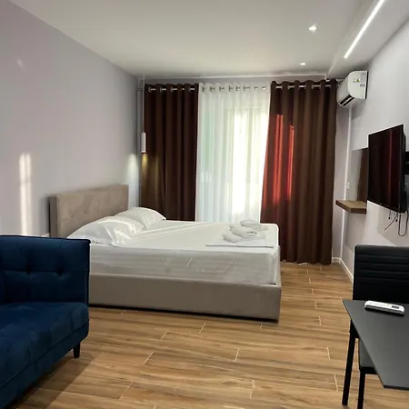 Tirana Central Stay アパート